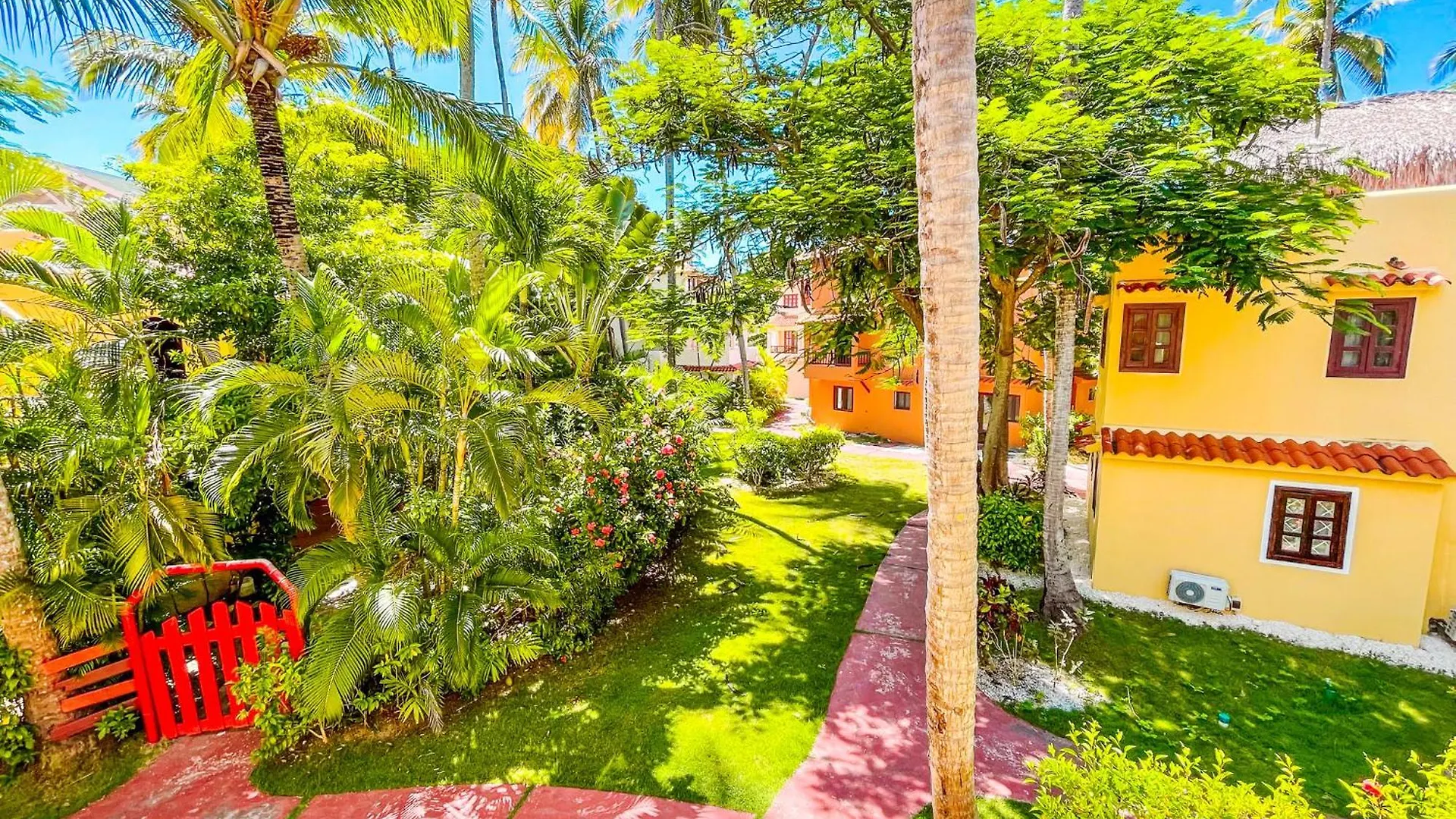 Caribbean Mojito Beach Hotel Wifi Villas And Apartments Long Term Los Corales Beach Club & Spa Punta Cana