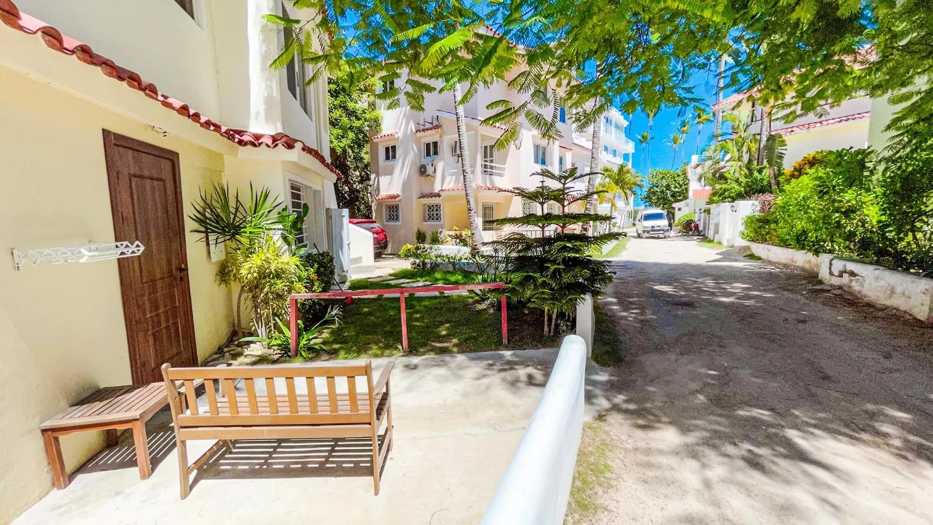 Caribbean Mojito Beach Hotel Wifi Villas And Apartments Long Term Los Corales Beach Club & Spa Punta Cana